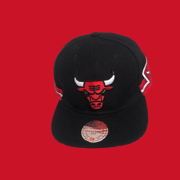 Mitchell & Ness Other - New Chicago bulls Mitchell and Ness snapback